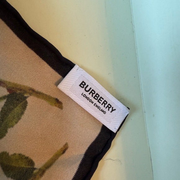 Burberry Graphic Floral Scarf - Picture 6 of 6